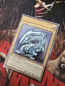 Blue-Eyes White Dragon Ultimate Rare OP28-EN001 Yugioh - Image 3
