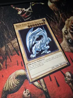 Blue-Eyes White Dragon Ultimate Rare OP28-EN001 Yugioh - Image 4