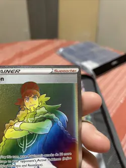 Pokemon TCG Leon (Secret) 195/185SWSH04: Vivid Voltage Holo Card - Image 3