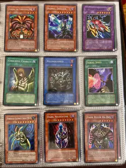 Yu-Gi-Oh! vintage album a lot of Holos , rare and common total of 684 Cards - Image 5