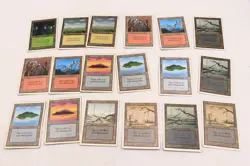 Magic: The Gathering Lot Of 18 Unlimited Lands 6 Swamp 5 Island 4 Mountain - Image 1