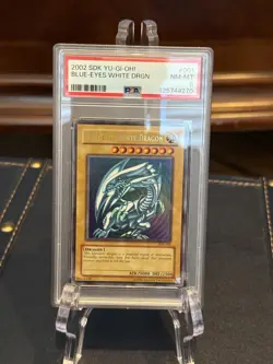 Vintage 2002 Yugioh Blue-Eyes White Dragon SDK-001 PSA 8 - Image 2