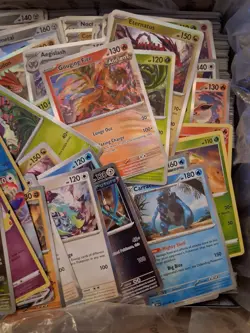 Pokemon Bulk Lot 16 Lbs (~4100 Cards) - 2020-2025 C/UC/H/HR/Full Art/VMAX - Image 4