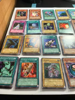 Yugioh TCG VINTAGE Bulk Lot 484 Random Cards Commons/Rares English No Foils LOB - Image 2
