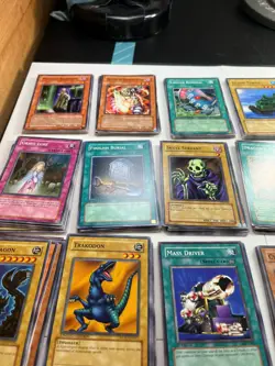 Yugioh TCG VINTAGE Bulk Lot 484 Random Cards Commons/Rares English No Foils LOB - Image 3