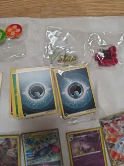 lot of 230 pokemon cards, 2003-2022 holograms, foils astral radiance - Image 2