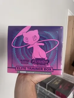 Pokemon TCG Sword & Shield Fusion Strike Elite Trainer Box Sealed - Image 1