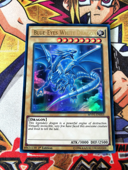 Blue-Eyes White Dragon mvp1-en055 1st Edition (NM) Ultra Rare Yu-Gi-Oh! - Image 1