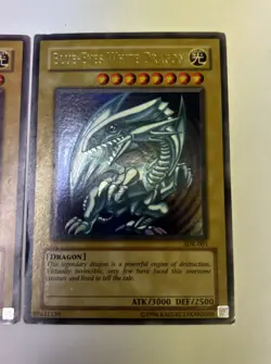 Blue Eyes White Dragon SDK-001 ULTRA - 3 DIFFERENT COLOR LP X3 - PLAYSET - Image 4