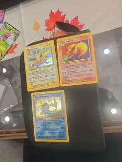 Pokemon Cards Original Eevee Evolution Set - Flareon - Jolteon - Vaporeon Jungle - Image 1