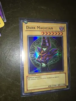 1996 Yu-Gi-Oh! Dark Magician Holo 1st Edition SYE-001 Super Rare Unlimited - Image 2
