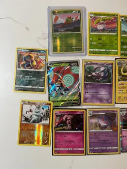 Huge 200+ Pokemon TCG Card Collection Lot with Vintage and 17 Holofoils - Image 3