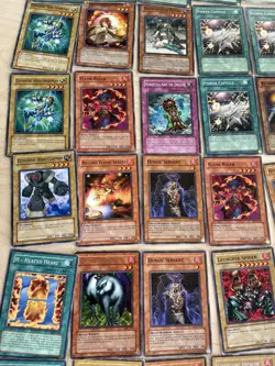 Yu-Gi-Oh! Lot Of 160 Cards Vintage 1996 Rare - Image 5