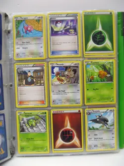 Pokemon 350 cards collection in binder PLUS about 600 loose cards - Image 3