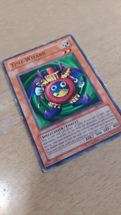 Time Wizard SDJ-015 YuGiOh Card (LP) - Image 1