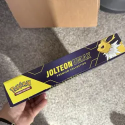 ‼ Pokemon TCG Jolteon VMAX Premium Collection Box NEW & SEALED! Rare 820650101618 - Image 4