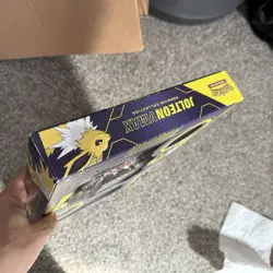 ‼ Pokemon TCG Jolteon VMAX Premium Collection Box NEW & SEALED! Rare 820650101618 - Image 5