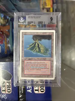 1994 MAGIC THE GATHERING REVISED VOLCANIC ISLAND Beckett 9 - Image 1