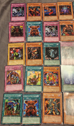 Yu-Gi-Oh! - TCG 300+ Card Lot - Yugioh - DCR, PSV, SDP, MFC, Other Various Sets - Image 3