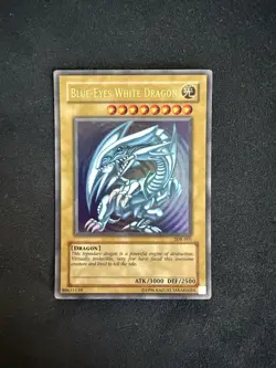 Blue Eyes White Dragon SDK-001 NA/ USA Ultra rare 2002 YuGiOh Karte EX Starter - Image 1