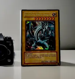 Yu-Gi-Oh! TCG Blue-Eyes White Dragon 1st Edition LOB-A001 English 1996 - Image 1
