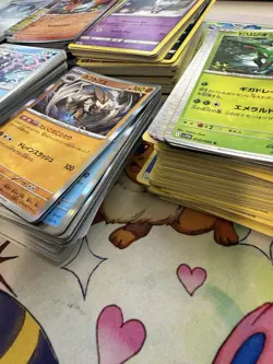 Pokemon Bulk Lot Of About 650 Cards From XY, S&M, SWSH + SV BW - Image 3