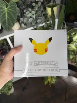 25th Anniversary Celebrations - Elite Trainer Box ETB (2021) - Sealed - Pokemon - Image 1