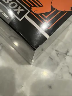 Pokemon Sword & Shield Evolving Skies Elite Trainer Box Sealed With Small Dent - Image 2