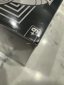 Pokemon Sword & Shield Evolving Skies Elite Trainer Box Sealed With Small Dent - Image 3
