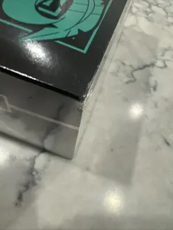 Pokemon Sword & Shield Evolving Skies Elite Trainer Box Sealed With Small Dent - Image 4