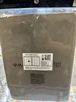 Ultra Pro Magic: The Gathering Final Fantasy Sephiroth Binder Premium Zippered - Image 3
