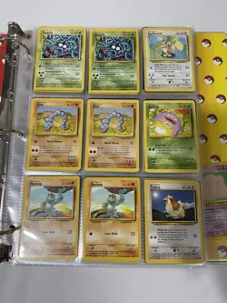 Vintage 1999 Pokemon 3 Ring Binder And 631 Pokemon Card Lot - Image 5