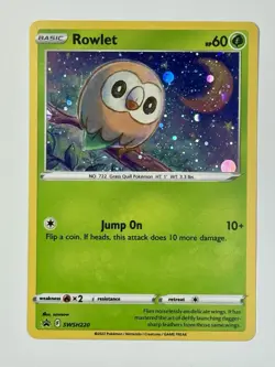 Pokemon TCG - Rowlet - SWSH 220 - 2022SWSH: Black Star Promo - Cosmo Holo - Image 4