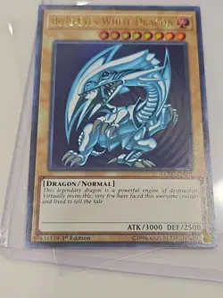 Blue-Eyes White Dragon (Version 2) LCKC-EN001 Legendary Collection- UR NM/LP - Image 1