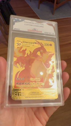 Charizard VMAX 020/189 Gold Metal Foil Fan Card Pokemon HP 330 - Image 2