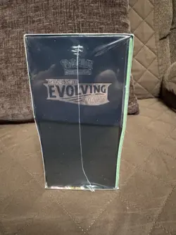 Pokemon TCG SWSH:Evolving Skies Elite Trainer Box Factory Sealed, Dent,Tear.Read - Image 5