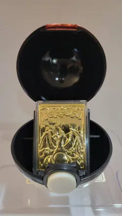 Pokemon Charizard Limited Edition 23k Gold Plated Trading Card Over 20 Years Old - Image 3