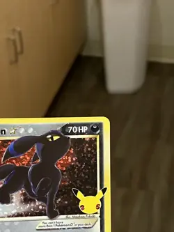 Umbreon Celebrations 17/17 Gold Star Pokemon TCG - Image 3