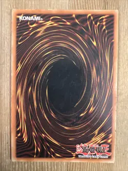 YuGiOh - Simorgh, Bird Of Divinity - SD8-EN001 - Ultra Rare - 1st Edition - LP - Image 2