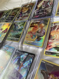 Lot of 25 Art Rares Trainer Gallery Pokemon Cards NM/M (Eeveelutions) - Image 1