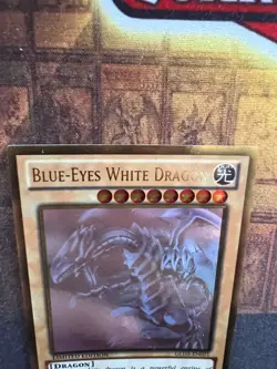 Blue-Eyes White Dragon GLD5-EN001 Limited Edition Ghost Rare Yu Gi Oh - Image 5
