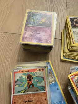 Huge Pokemon TCG Bundle Hundreds of cards, various sets 2017-2023 - Image 3