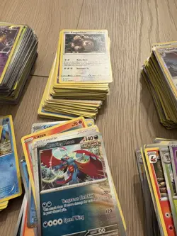 Huge Pokemon TCG Bundle Hundreds of cards, various sets 2017-2023 - Image 4