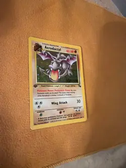 1st Edition Aerodactyl 1/62 PRERELEASE Brown Stamp Fossil Holo 1999 Pokemon Card - Image 3