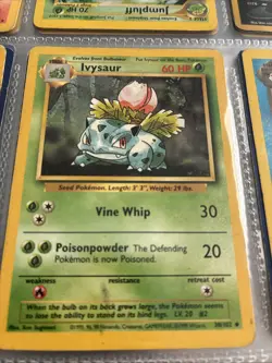 1995 Ivysaur 30/102 Uncommon Base Set Unlimited Pokemon - Image 1