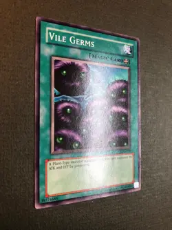 Yugioh - Vile Germs LOB-090 Unlimited Common Legend of Blue Eyes 1996 NM - Image 2