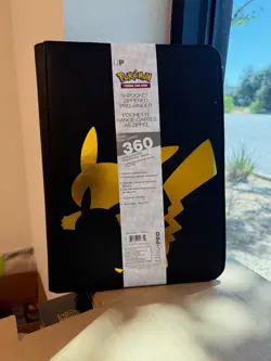 Ultra PRO Elite Series: Pokemon Pikachu 9-Pocket Zippered Binder Holds 360 Card - Image 2