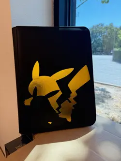 Ultra PRO Elite Series: Pokemon Pikachu 9-Pocket Zippered Binder Holds 360 Card - Image 3