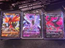 Galarian Birds Tri Pokemon Cards Chilling Reign Lot Sleeve + Top Loader - Image 1
