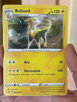 POKEMON BOLTUND #076/202 RARE COSMOS HD HOLO WITH SWIRL SWORD & SHIELD NM CARD - Image 1